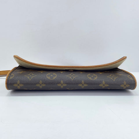 LOUIS VUITTON Pochette Twin GM Shoulder Bag Brown WS30581