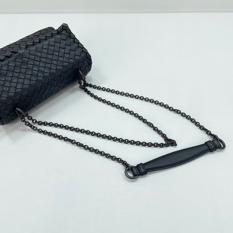 BOTTEGAVENETA INTRECCIATO Shoulder Bag black WS30625