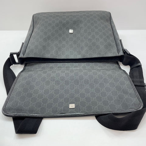 GUCCI Messenger bag black WS30640