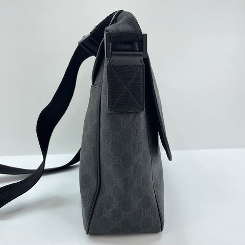 GUCCI Messenger bag black WS30640