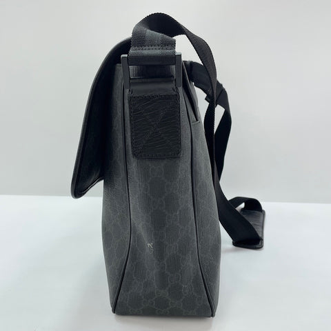 GUCCI Messenger bag black WS30640