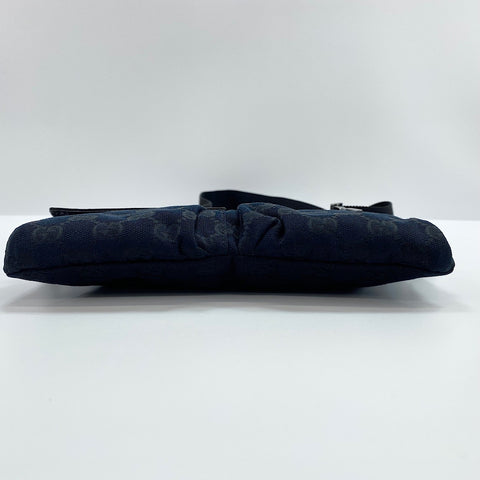 GUCCI Waist bag black WS30650