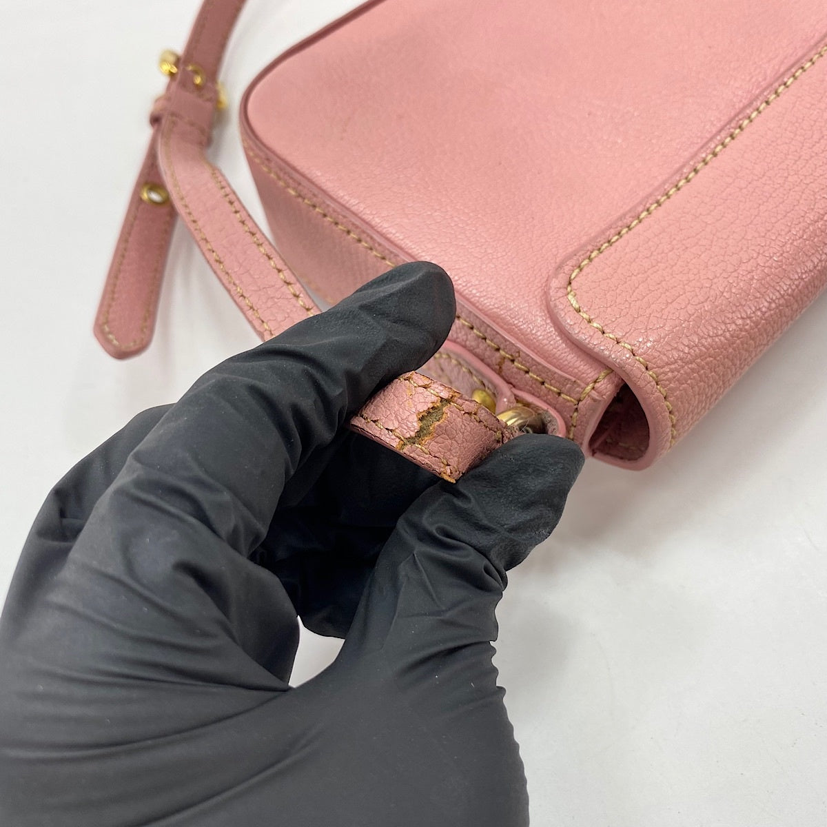 Miu Miu leather Shoulder Bag pink WS30680 – NUIR VINTAGE