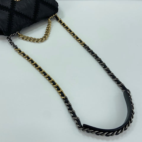 CHANEL Chanel 19 Medium Handbag black WS30728