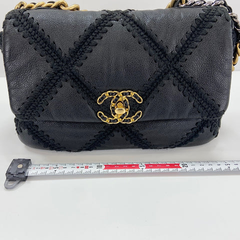 CHANEL Chanel 19 Medium Handbag black WS30728