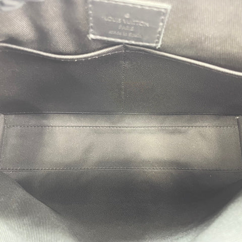 LOUIS VUITTON Takeoff Messenger Shoulder Bag black WS30751