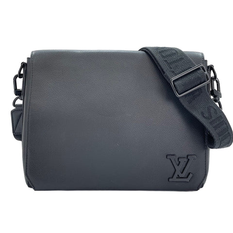 LOUIS VUITTON Takeoff Messenger Shoulder Bag black WS30751