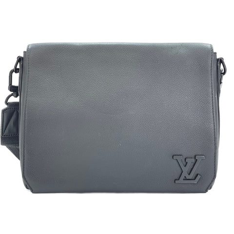 LOUIS VUITTON Takeoff Messenger Shoulder Bag black WS30751