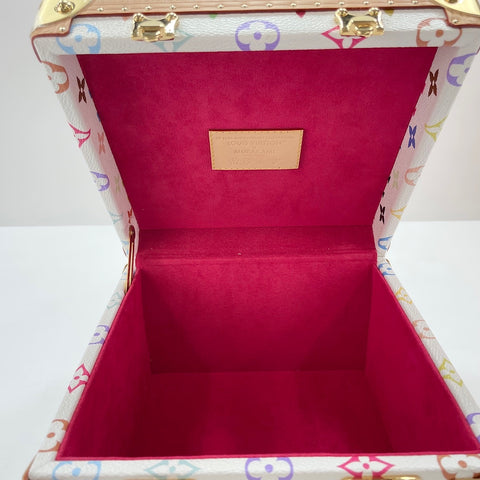 LOUIS VUITTON ×TM Maru Pyramid trunk white WS30757