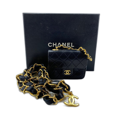 CHANEL 迷你马特拉塞凸纹手拿包 黑色 WS30770