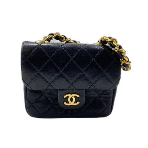 CHANEL 迷你马特拉塞凸纹手拿包 黑色 WS30770