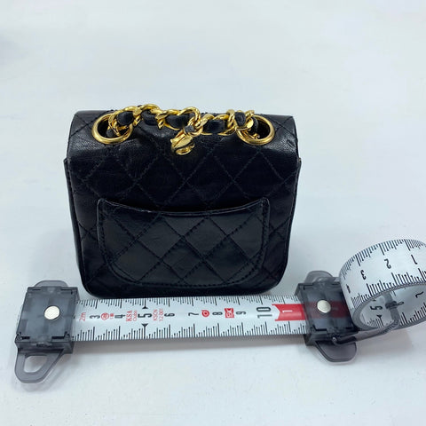 CHANEL 迷你马特拉塞凸纹手拿包 黑色 WS30770