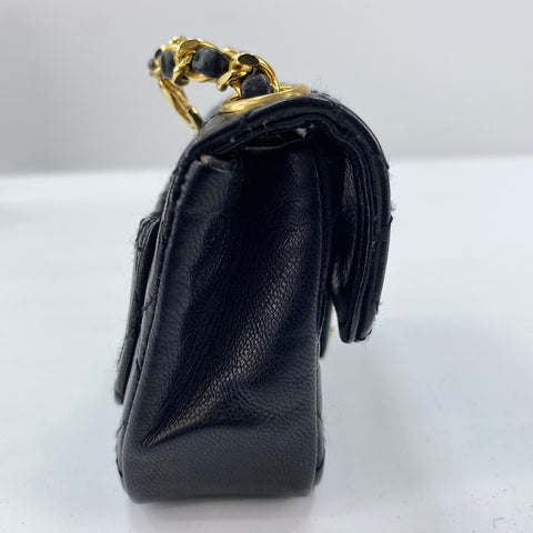 CHANEL 迷你马特拉塞凸纹手拿包 黑色 WS30770
