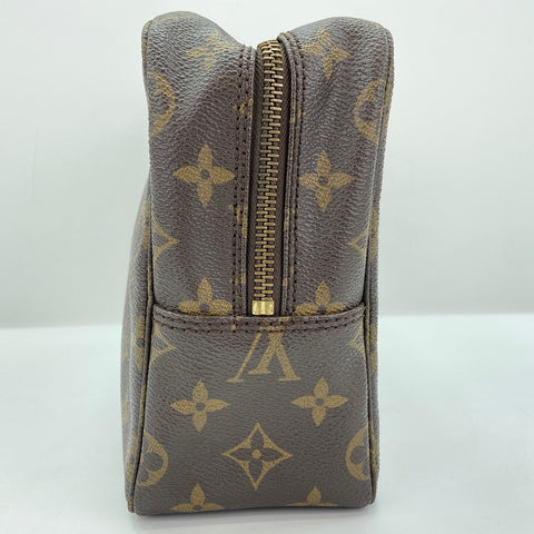 LOUIS VUITTON Truth Toilette 28 Pouch Brown WS30783