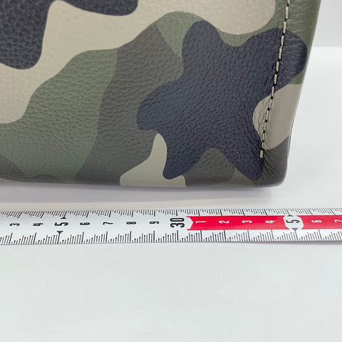 COACH Relay Tote Bag 34 - Camo Print and Coach Graphic 34 Camouflage Tote Bag leather green WS30919