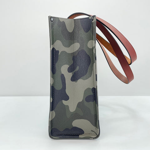 COACH Relay Tote Bag 34 - Camo Print and Coach Graphic 34 Camouflage Tote Bag leather green WS30919