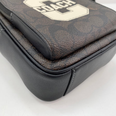 COACH Racer Sling Pack Signature Canvas Signature body bag Brown WS30920