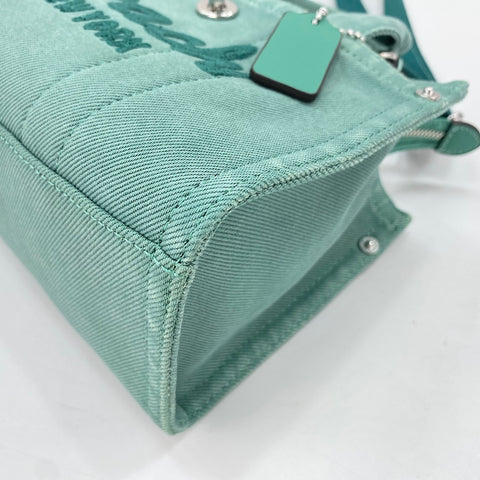 COACH Cargo tote bag, 2-way, embroidered, distressed finish. Tote Bag denim green WS30924