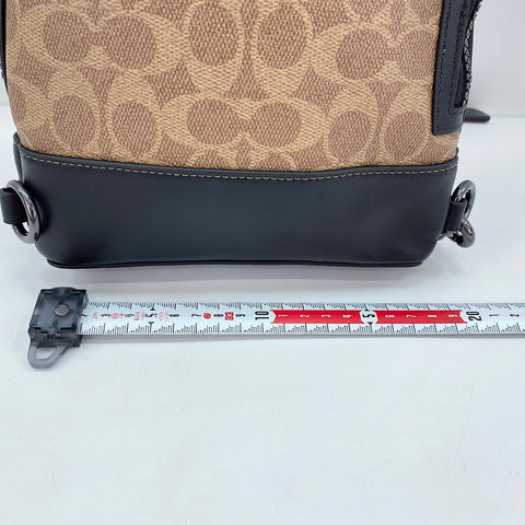 COACH Dominique Sling Pack Signature Canvas Signature body bag Brown WS30927