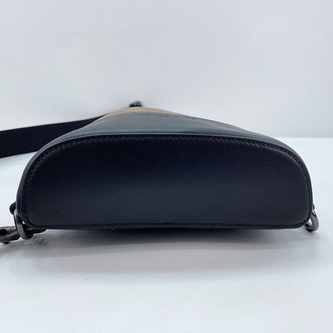 COACH Dominique Sling Pack Signature Canvas Signature body bag Brown WS30927