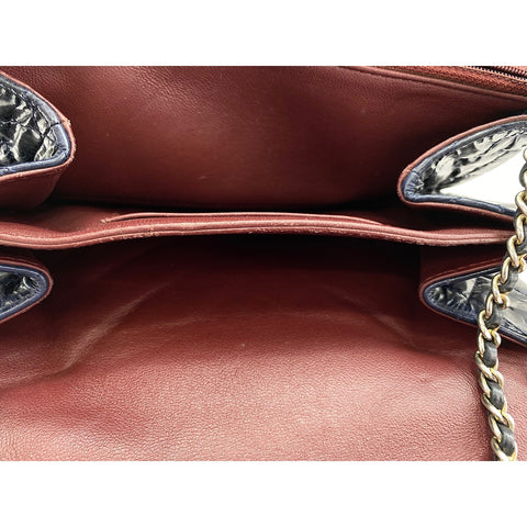 CHANEL Calfskin Matelassé Shoulder Bag Navy WS31698
