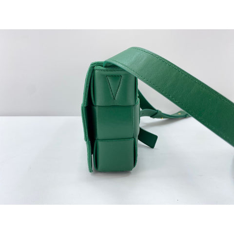 BOTTEGAVENETA Leather Cassette Shoulder Bag green WS31715