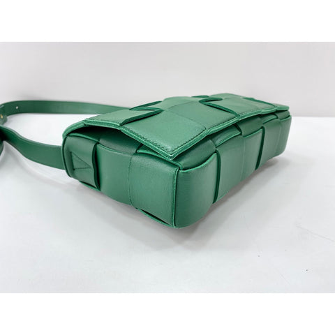 BOTTEGAVENETA Leather Cassette Shoulder Bag green WS31715
