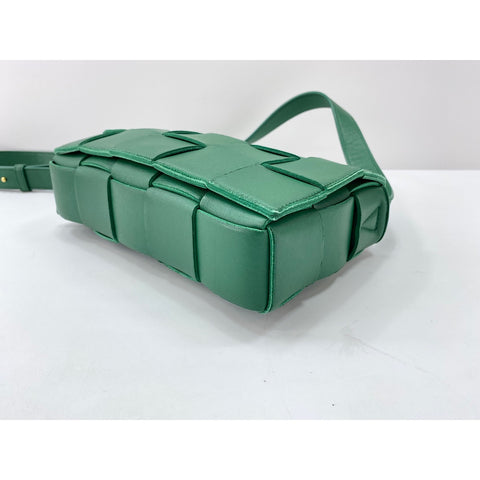 BOTTEGAVENETA Leather Cassette Shoulder Bag green WS31715