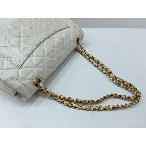 CHANEL Lambskin Matelasse25 Shoulder Bag white WS31717