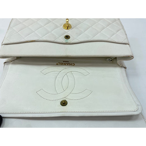 CHANEL Lambskin Matelasse25 Shoulder Bag white WS31717