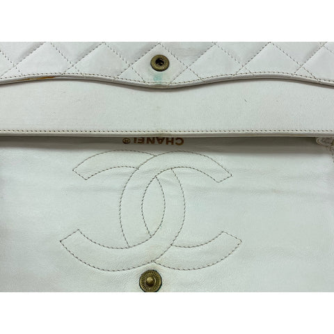 CHANEL Lambskin Matrasse 25 Shoulder Bag white WS31717