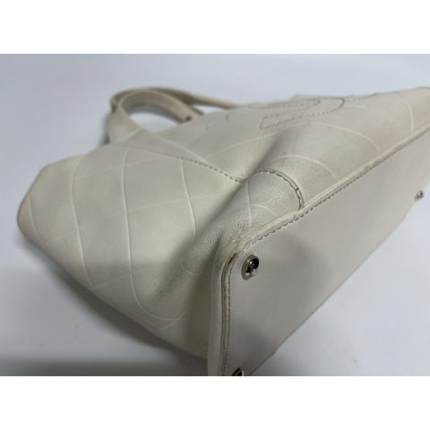 CHANEL Chevron Handbag leather beige WS31734