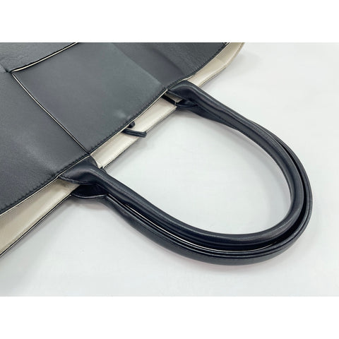 BOTTEGAVENETA Arco Handbag black WS31755