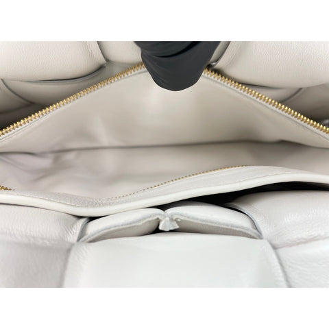 BOTTEGAVENETA The Chain Cassette Shoulder Bag white WS31772