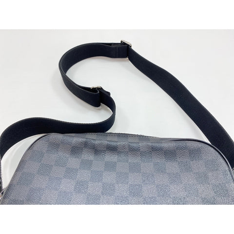 LOUIS VUITTON Dayton PM Sac à bandoulière noir WS31810