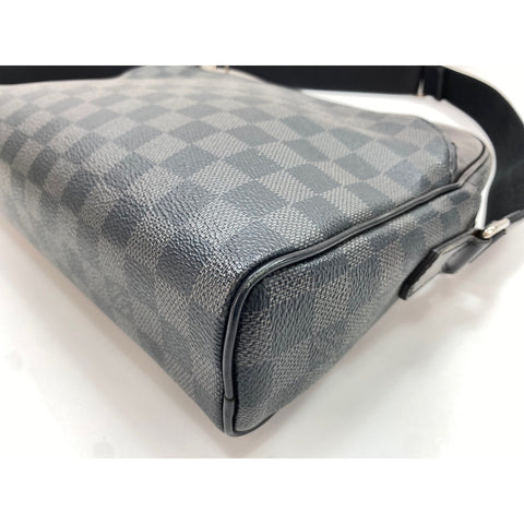 LOUIS VUITTON Dayton PM Sac à bandoulière noir WS31810
