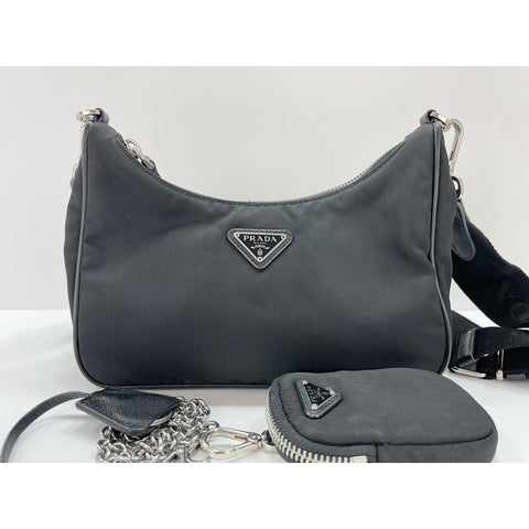 PRADA Re-Edition 2005 Shoulder Bag black WS31890
