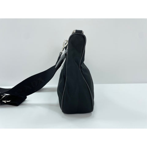 PRADA Re-Edition 2005 Shoulder Bag black WS31890