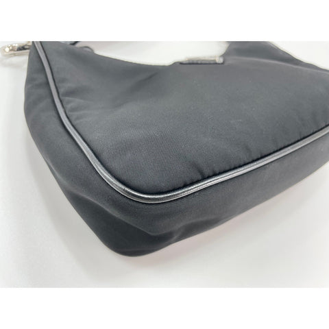 PRADA Re-Edition 2005 Shoulder Bag black WS31890