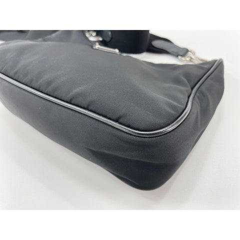 PRADA Re-Edition 2005 Shoulder Bag black WS31890