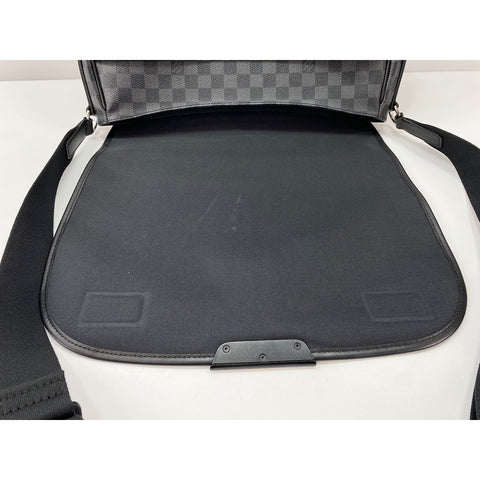 LOUIS VUITTON Daniel MM Shoulder Bag black WS31984