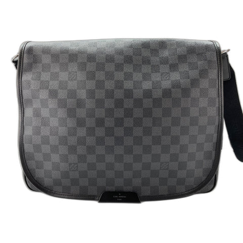 LOUIS VUITTON Daniel MM Shoulder Bag black WS31984