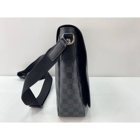 LOUIS VUITTON Daniel MM Shoulder Bag black WS31984