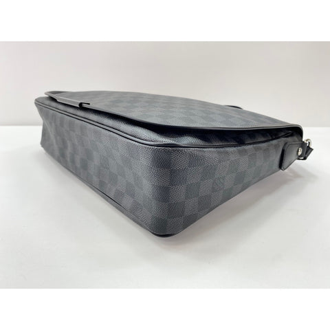 LOUIS VUITTON Daniel MM Shoulder Bag black WS31984