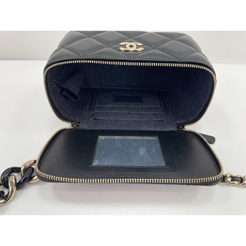 CHANEL Shoulder Bag black WS32018