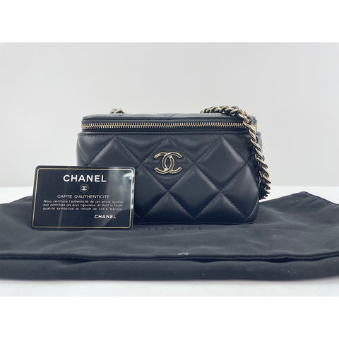 CHANEL Shoulder Bag black WS32018