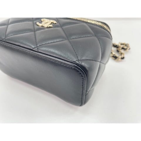 CHANEL Shoulder Bag black WS32018