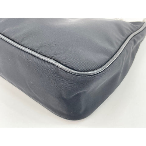 PRADA Re-edition 2005 Shoulder Bag black WS32064