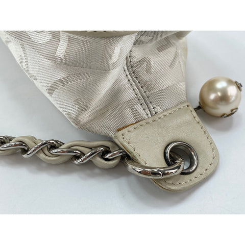 CHANEL New travel line Shoulder Bag white WS32101