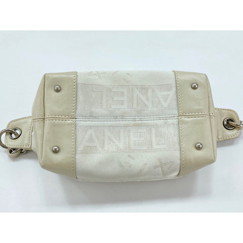 CHANEL New travel line Shoulder Bag white WS32101